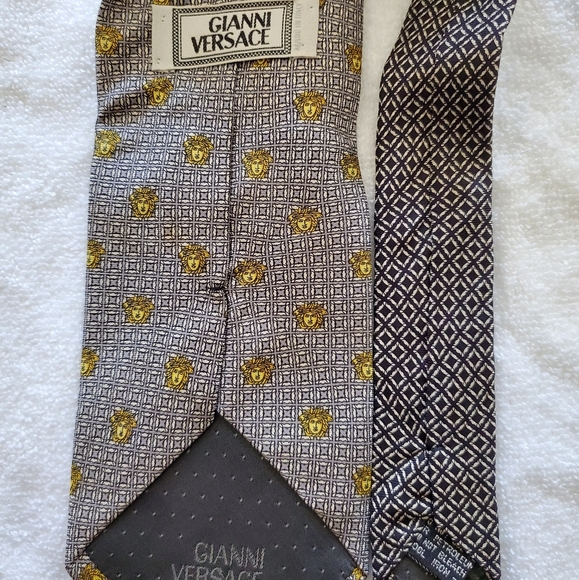 Gianni Versace Necktie 🇮🇹 - Picture 2 of 3